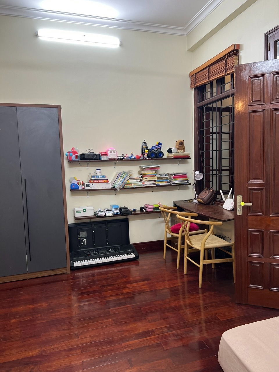 Bán Nhà 85m2 Phố Vũ Ngọc Phan - Vị Trí Đắc Địa, Thông Thoáng, Gần Nhiều Tiện Ích