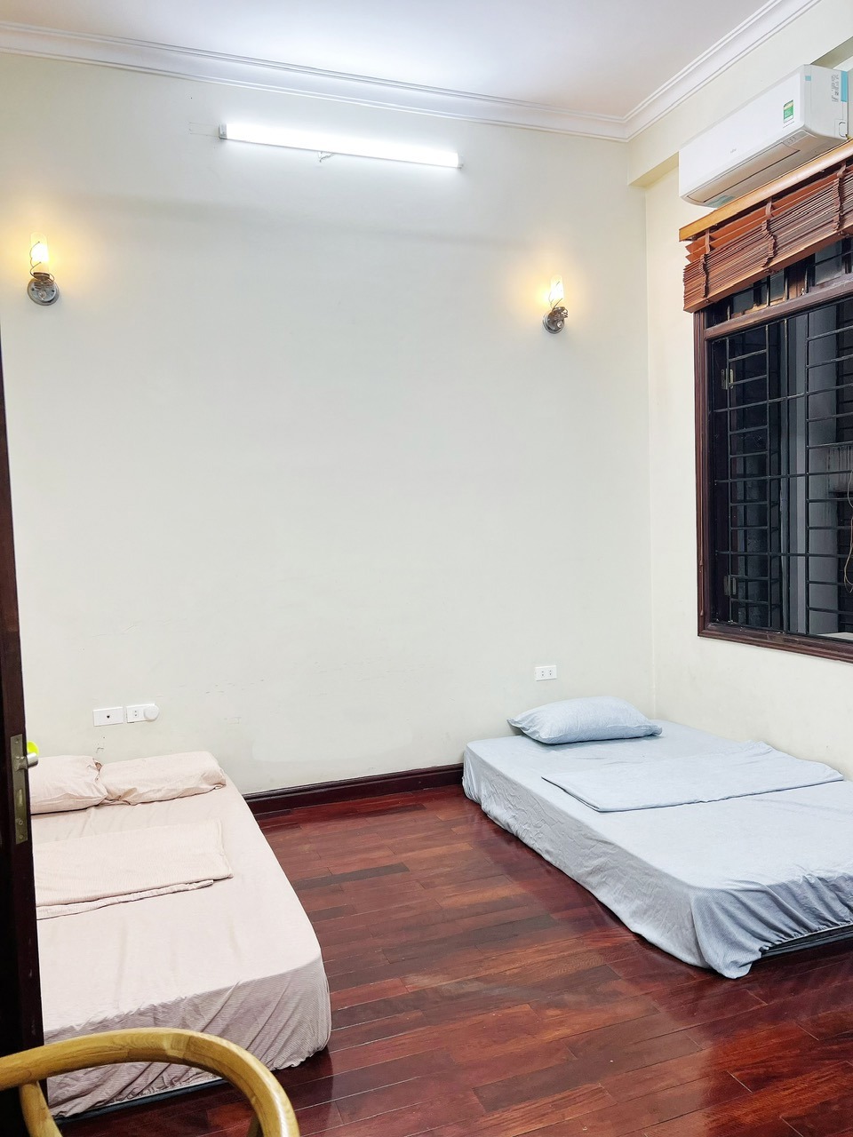 Bán Nhà 85m2 Phố Vũ Ngọc Phan - Vị Trí Đắc Địa, Thông Thoáng, Gần Nhiều Tiện Ích