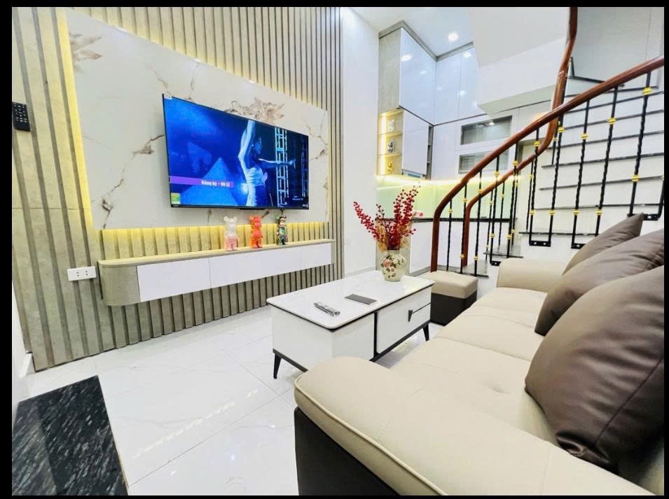 Bán Gấp Khương Thượng - 15.5m2 - 4 Tỷ - Ô Tô Đỗ Cửa