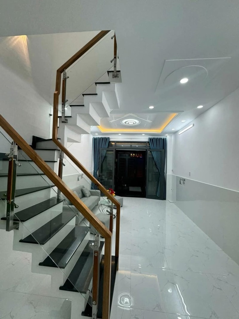 Bán Nhà Đẹp Quận Bình Tân: 1 Trệt 1 Lầu, Giá 3.x Tỷ - Vị Trí Đắc Địa