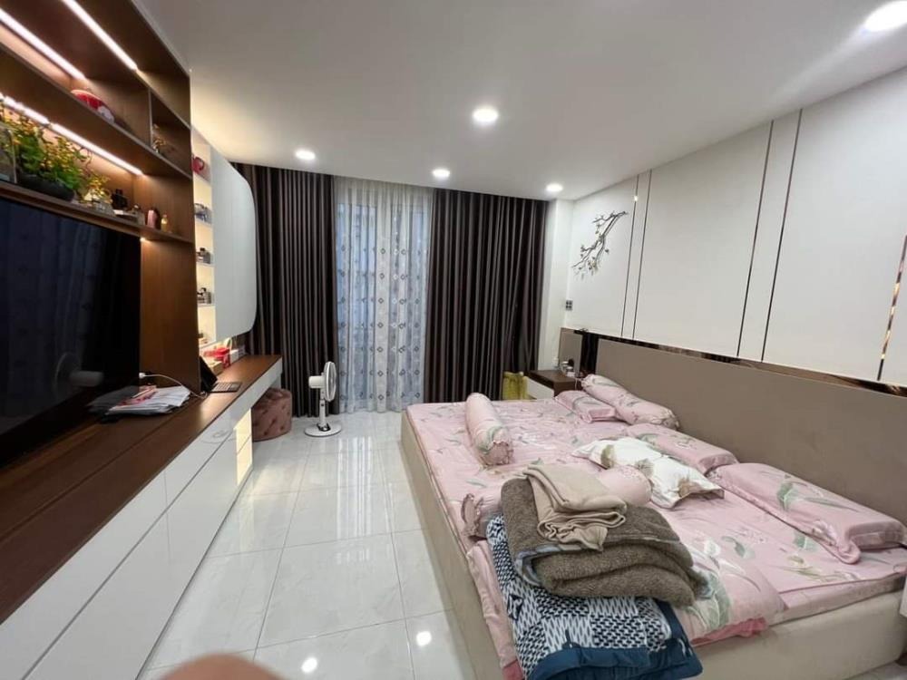 Nhà 5 Tầng Phú Nhuận - 63m2, 12 Tỷ - Xe Hơi Trong Nhà