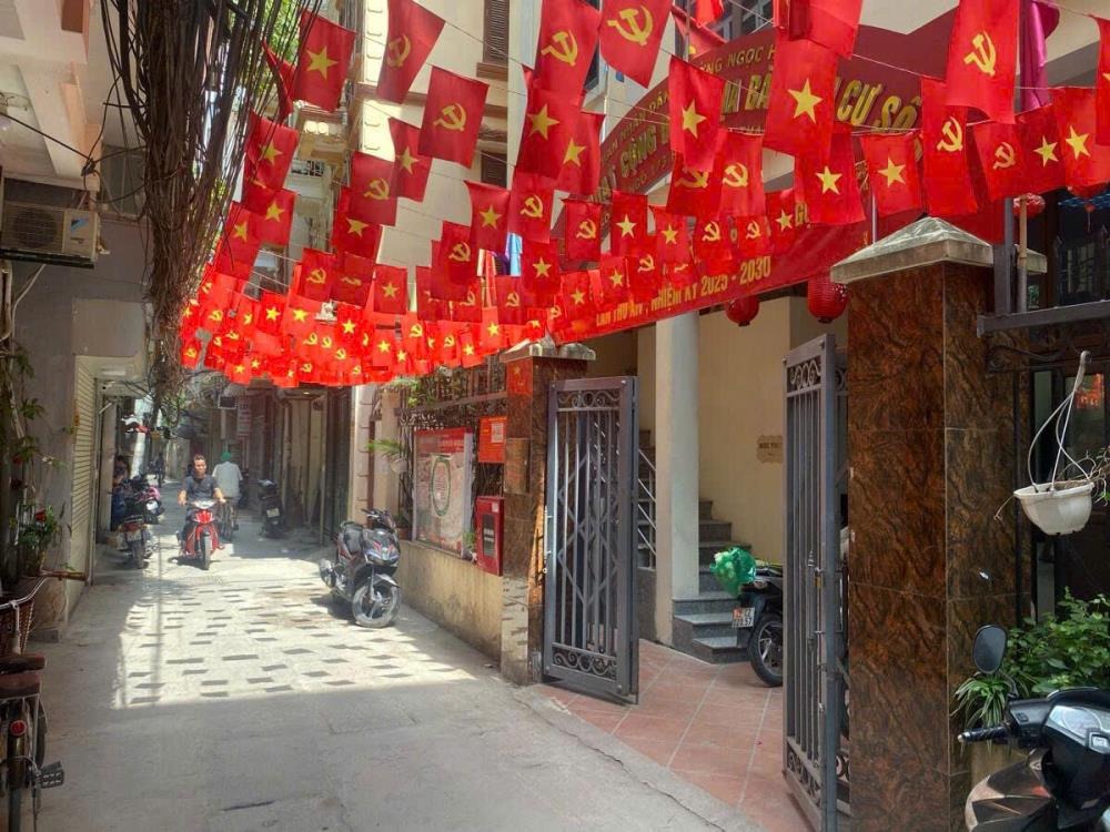 Nhà Đẹp 36m2 x 5 Tầng - Đội Cấn - Full Nội Thất - Ngõ Thông Thoáng