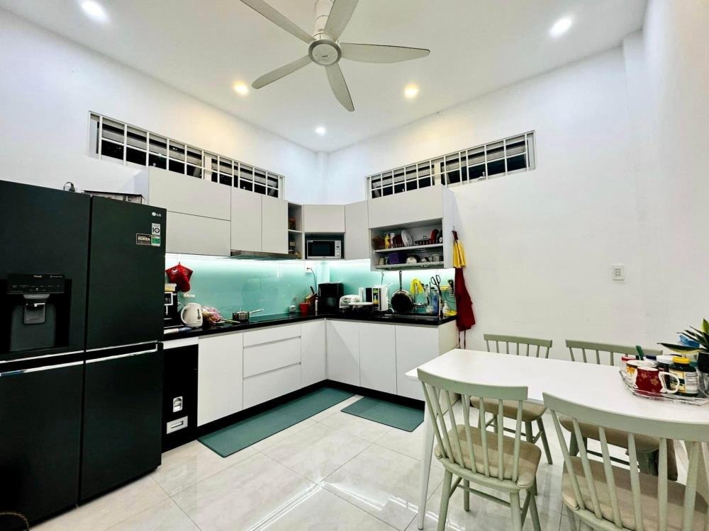 Bán nhà Quận 3 - 4 Tầng, 38m2, 6.5 tỷ - Nguyễn Đình Chiểu - Vị trí đẹp, pháp lý chuẩn