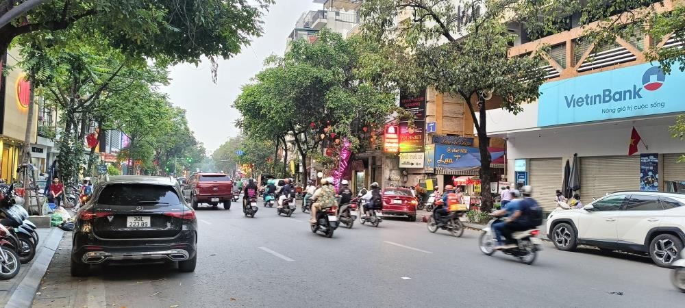 Nhà Mặt Phố Huế - Vị trí Đắc Địa, Giá Tốt - Quận Hai Bà Trưng