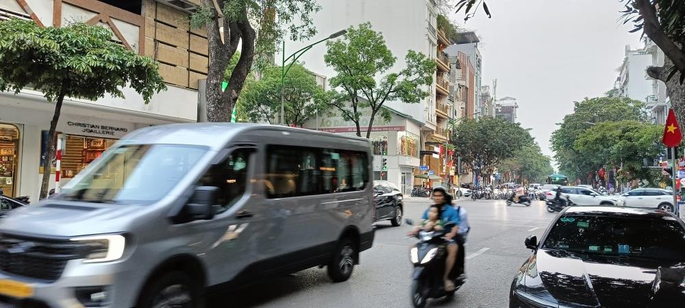 Nhà Mặt Phố Huế - Vị trí Đắc Địa, Giá Tốt - Quận Hai Bà Trưng