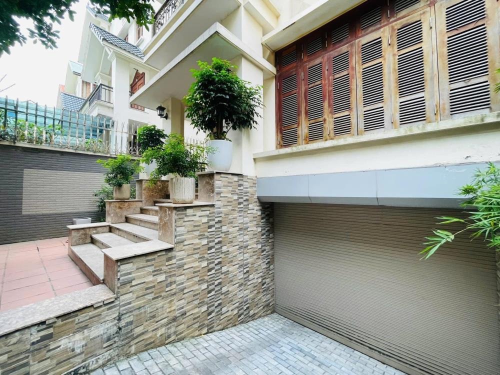 Bán Biệt Thự Cao Cấp Gần Khách Sạn Marriot, Hà Nội - 48.5 Tỷ