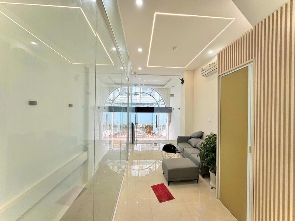 Cho Thuê Mặt Bằng Trệt, Có Phòng Riêng - Phạm Văn Đồng, Kha Vạn Cân