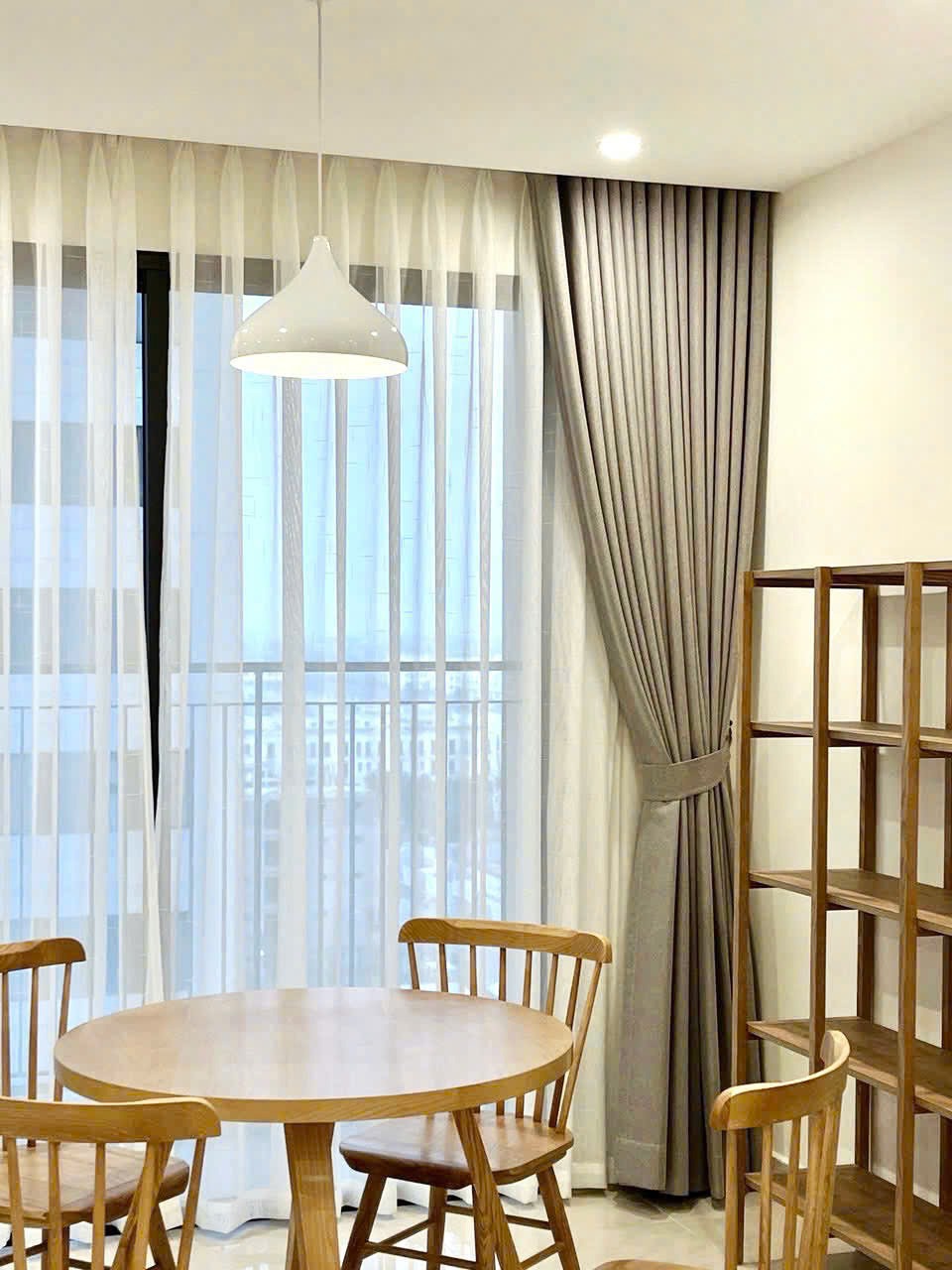 Căn 2 Phòng Ngủ, 2 VS, Ban Công Đông Nam - Giá 3.5 Tỷ - OCP