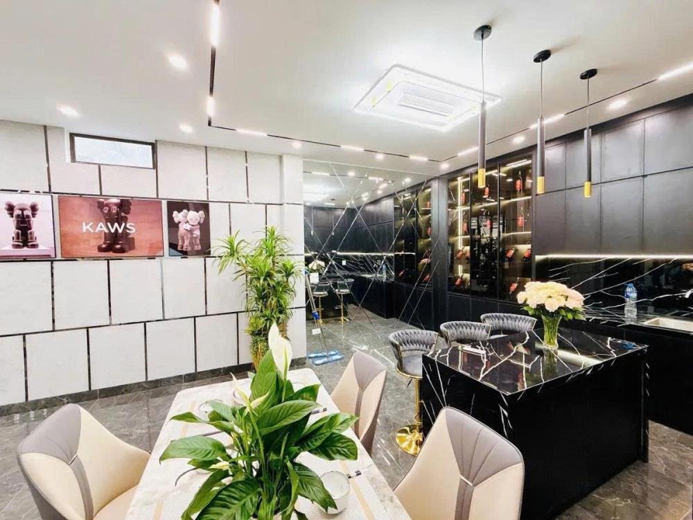 Bán Nhà Phố Đại La - 54m2 - 4 Tầng - Full Nội Thất - Vị Trí Đắc Địa
