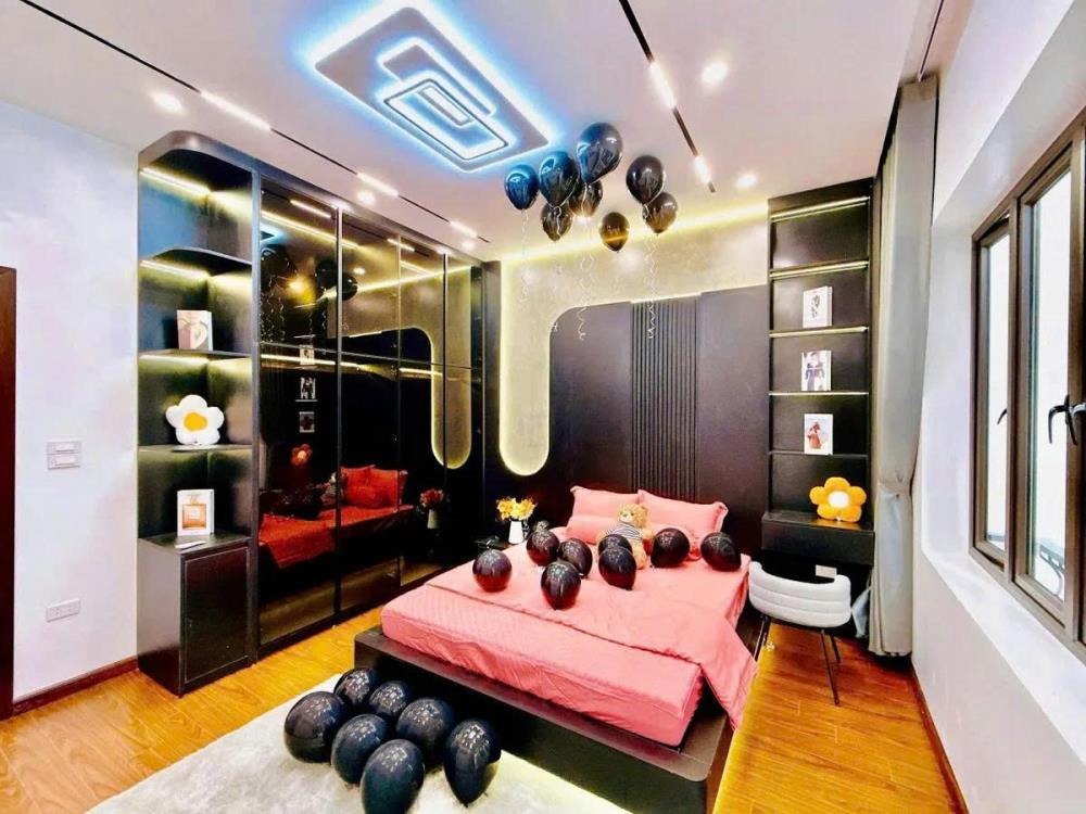 Bán Nhà Phố Đại La - 54m2 - 4 Tầng - Full Nội Thất - Vị Trí Đắc Địa