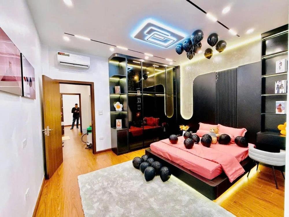 Bán Nhà Phố Đại La - 54m2 - 4 Tầng - Full Nội Thất - Vị Trí Đắc Địa