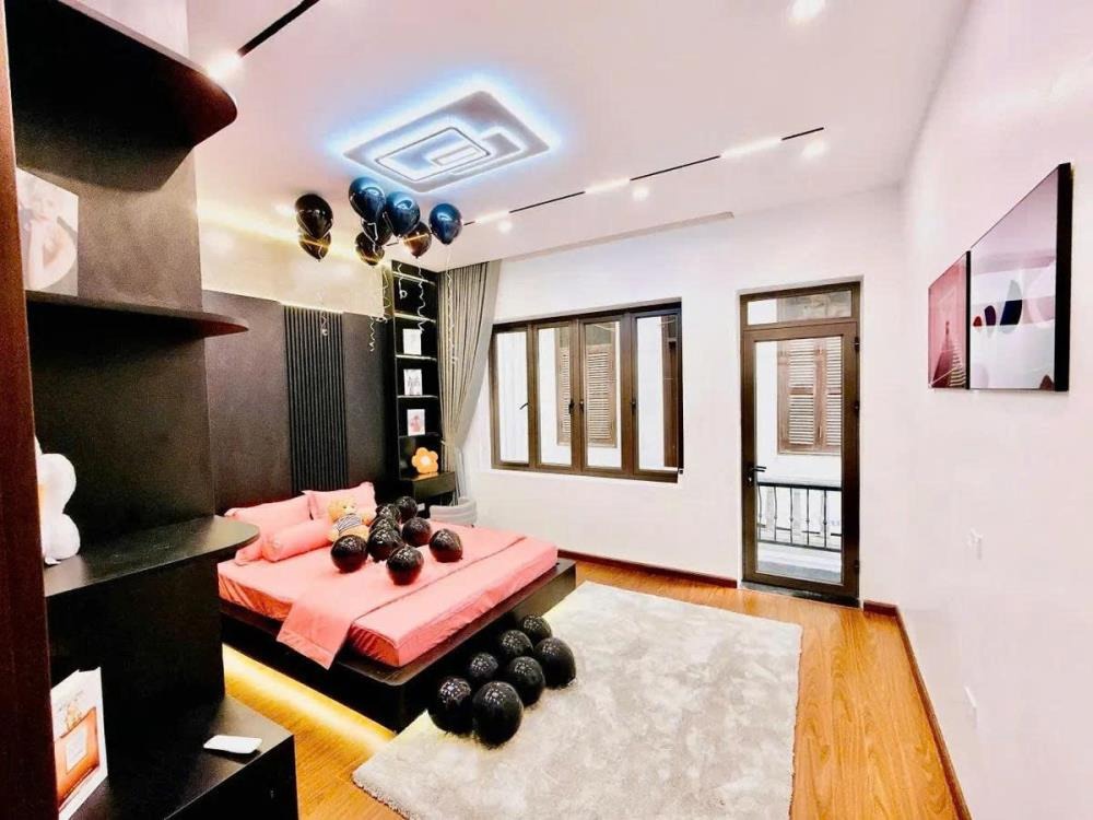 Bán Nhà Phố Đại La - 54m2 - 4 Tầng - Full Nội Thất - Vị Trí Đắc Địa