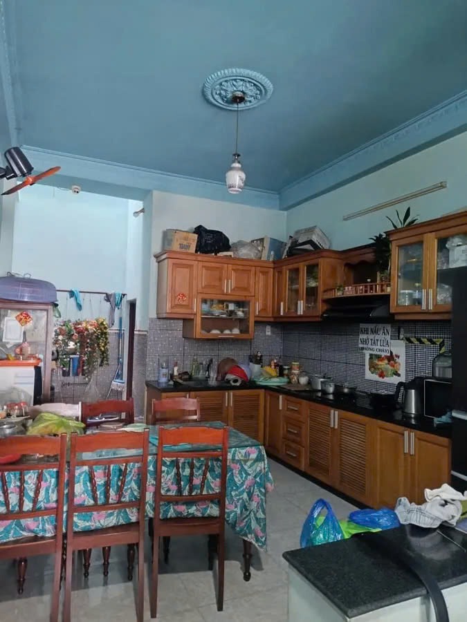 Nhà Mặt Tiền Tân Phú - 70m² - 10 Tỷ Thương Lượng - Vị Trí Đắc Địa