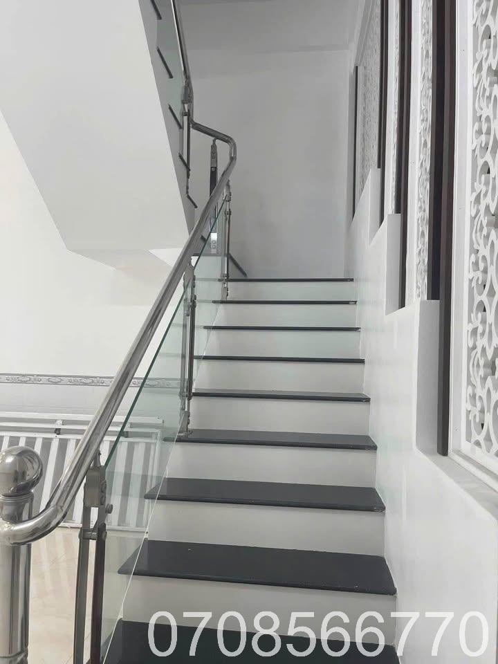 Nhà 1 Trệt 1 Lầu Thiết Kế Hiện Đại, Giá Chỉ 830 Triệu - Vị Trí Thuận Lợi