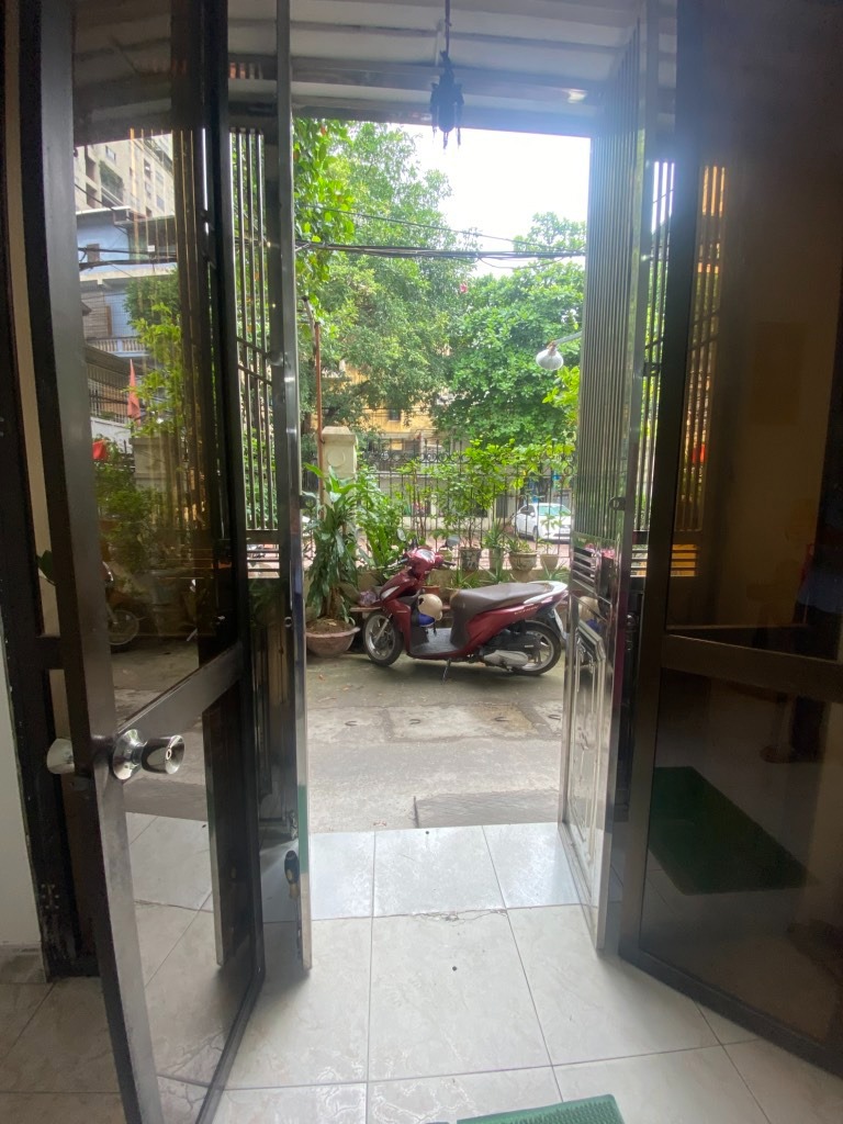 Nhà phố 3 tầng, ô tô vào nhà - Ngõ 328 Nguyễn Trãi, Thanh Xuân, Giá 8 tỷ