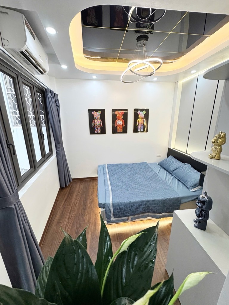 Nhà đẹp Quốc Tử Giám 4 tỷ, 5 tầng, 3 ngủ - Full nội thất - Gần phố