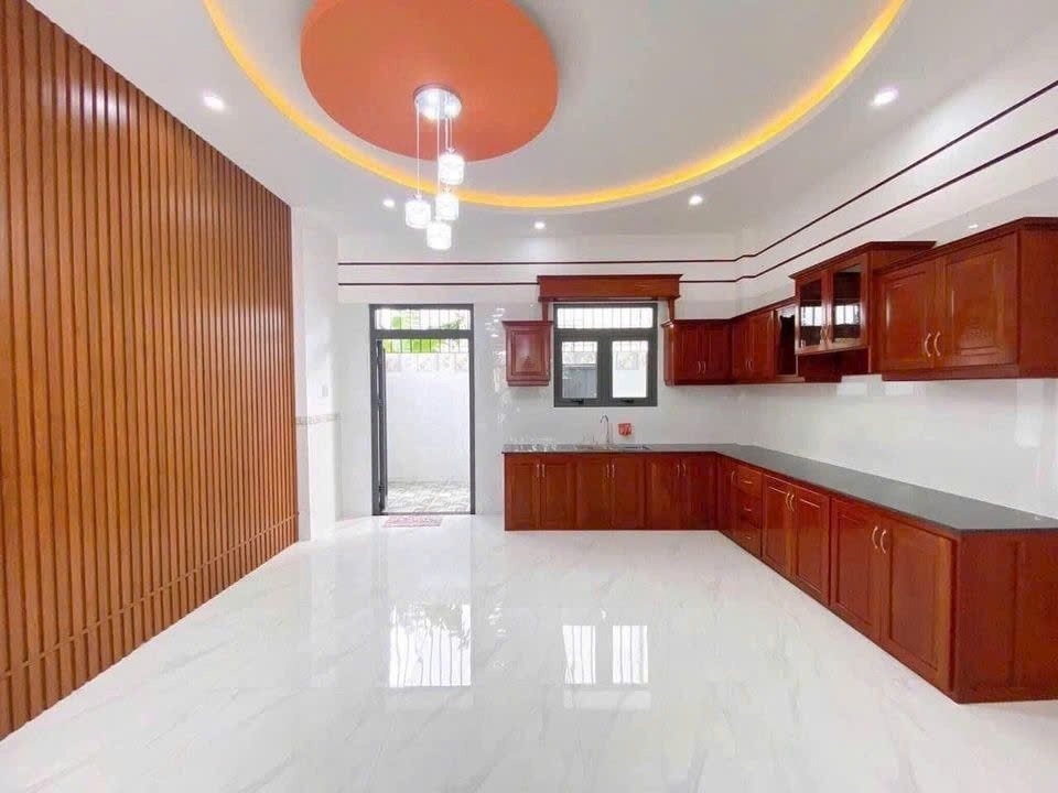 Bán nhà 1 trệt 1 lầu Củ Chi - 108m2, SHR - Vị trí đắc địa, tiện ích xung quanh