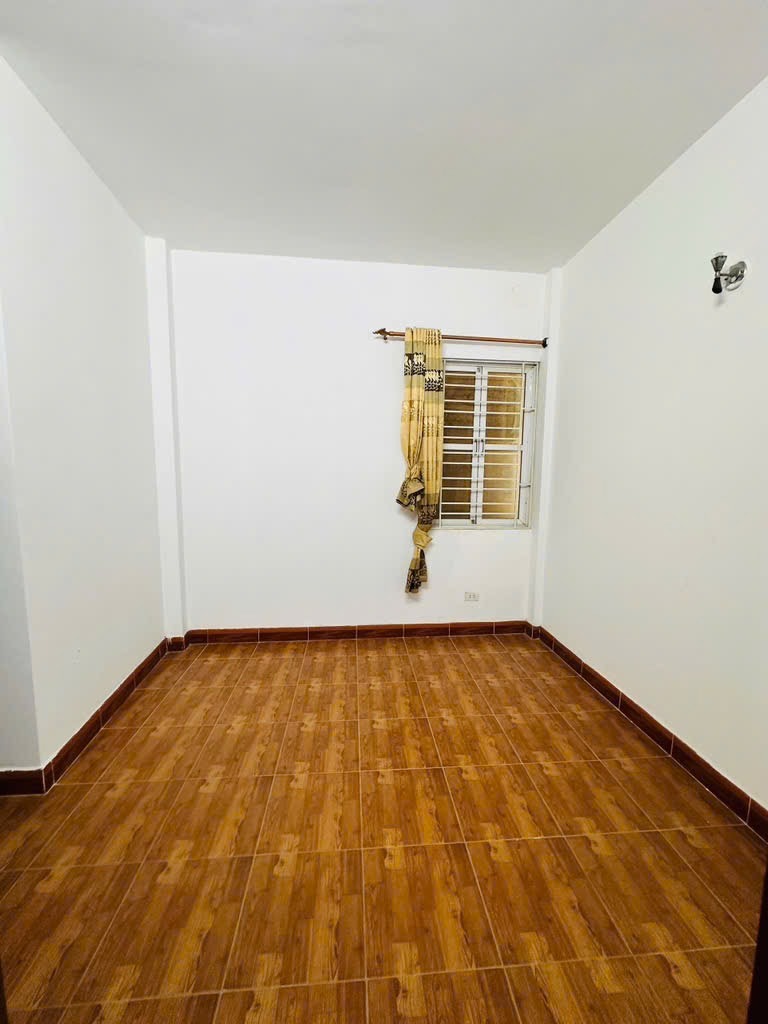 Bán nhà Tây Hồ 8 tỷ - 43m2, 5 tầng, mặt tiền 4m, Xuân La