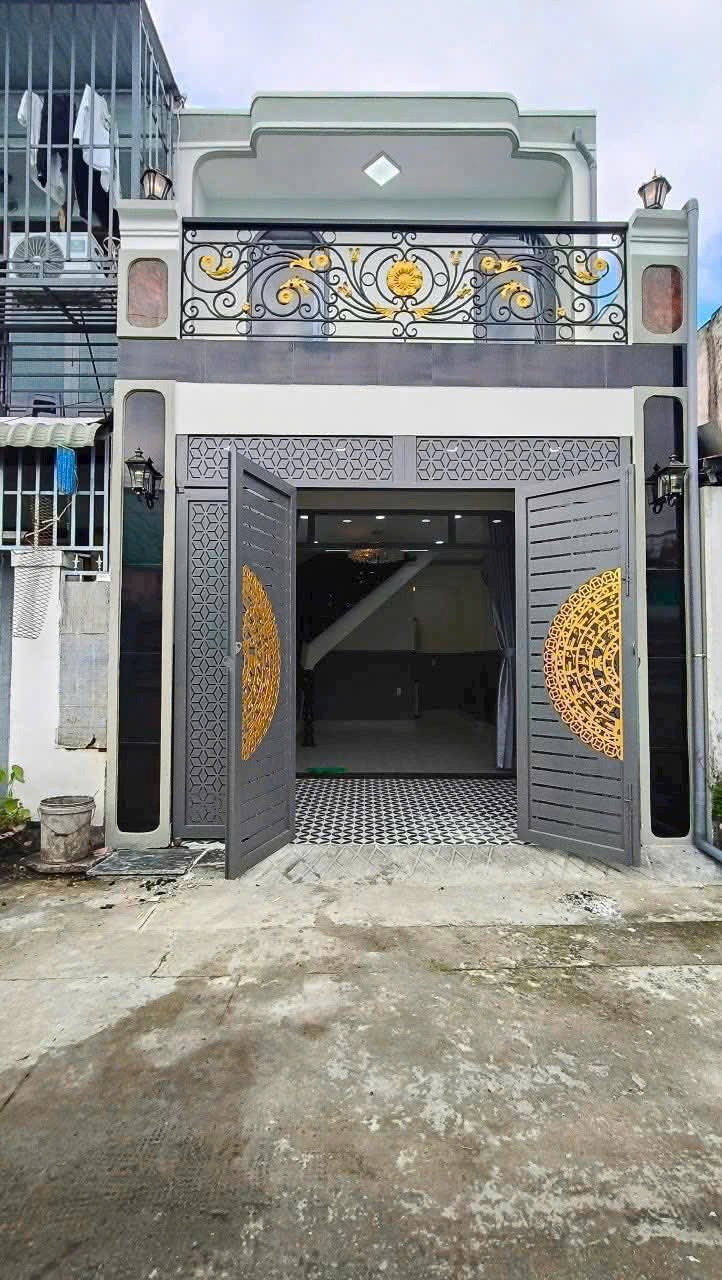 Nhà Mới Đẹp 1 Lầu, 4x10m, Ngay Coopmart Hóc Môn - Giá 1.95 Tỷ