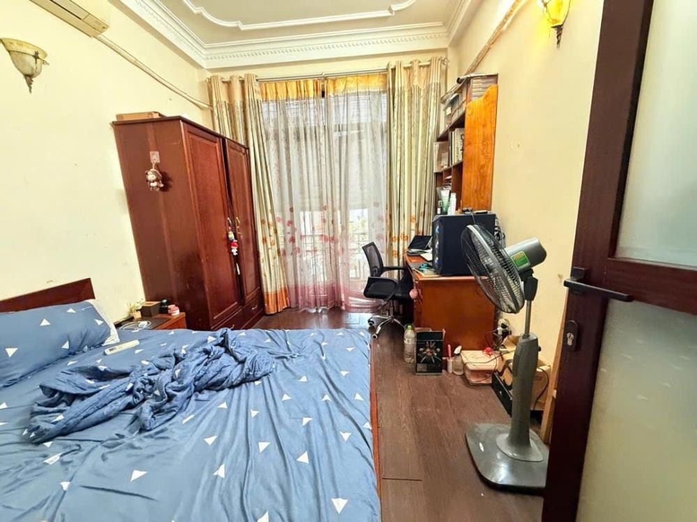 Bán Gấp Nhà Thanh Xuân 41m2, 5 Tầng, Ô Tô Đỗ Cửa - Giá 15 Tỷ