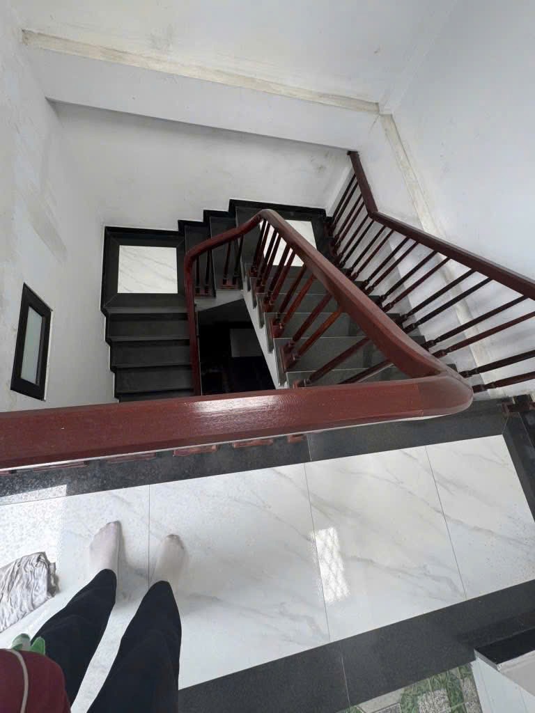 Bán Nhà Nguyễn Khang - 5 Tầng, Sân Riêng, Giá Tốt