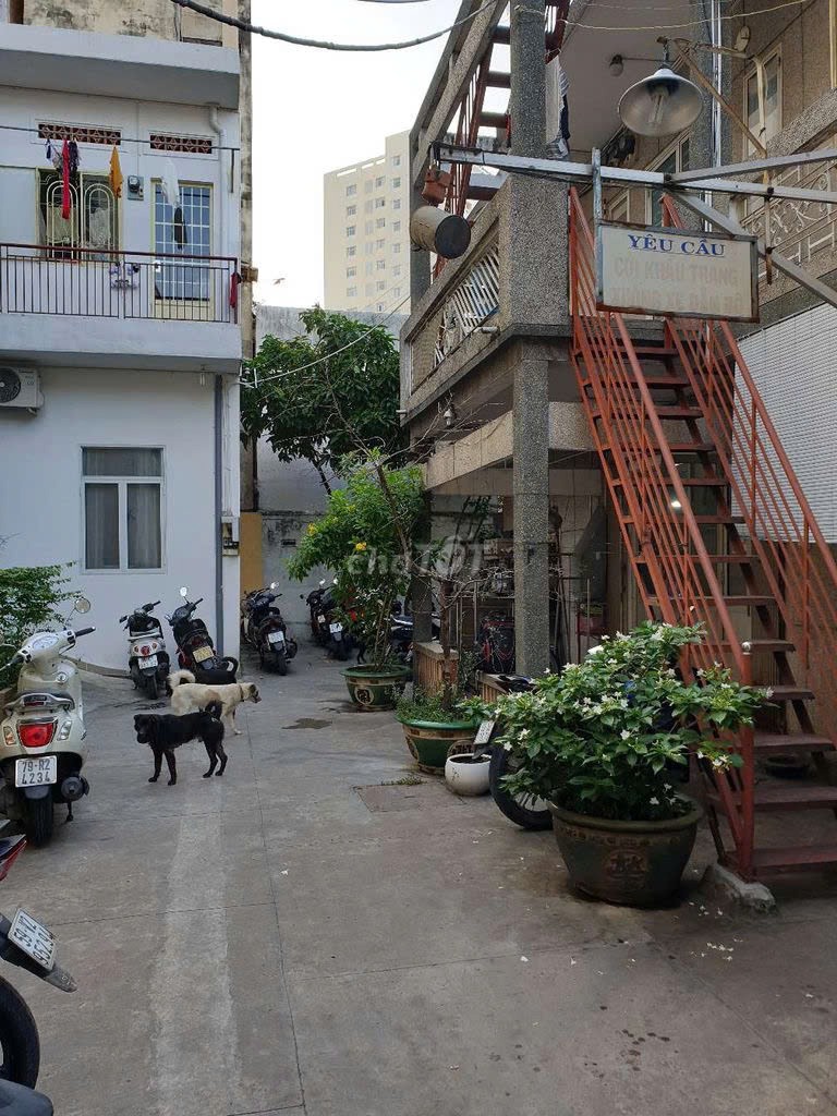 Bán nhà mặt tiền 4.5m x 40m, nở hậu 10m, 277m² - Vị trí đắc địa, tiềm năng lớn!