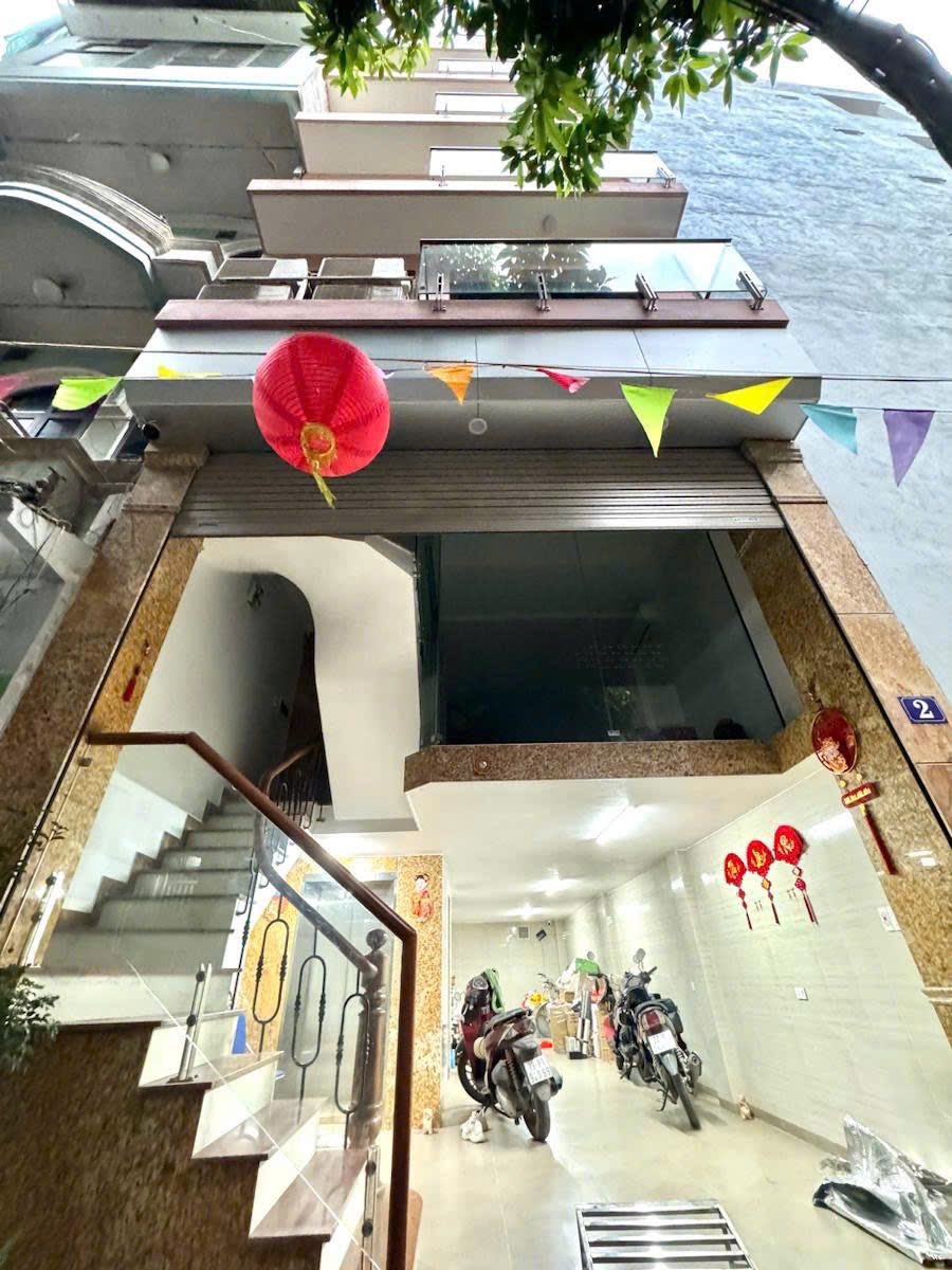 Tòa Văn Phòng Cầu Giấy 65m2, 8 Tầng, Mặt Tiền, Giá Tốt
