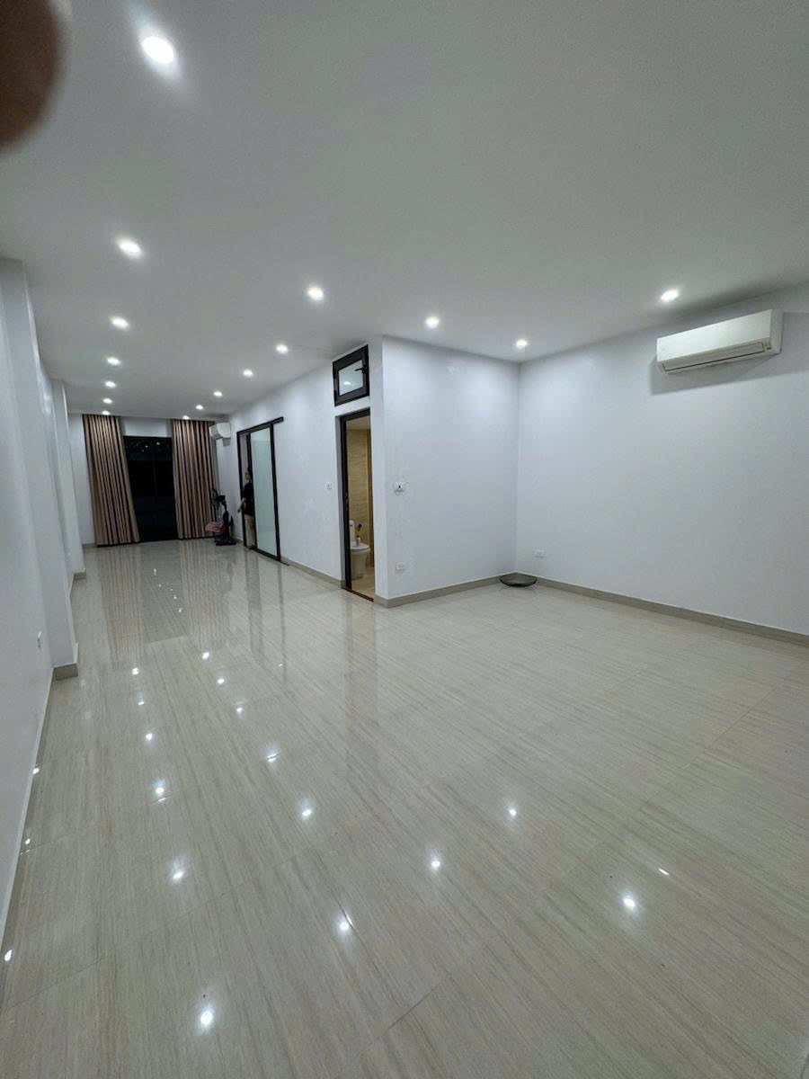 Tòa Văn Phòng Cầu Giấy 65m2, 8 Tầng, Mặt Tiền, Giá Tốt