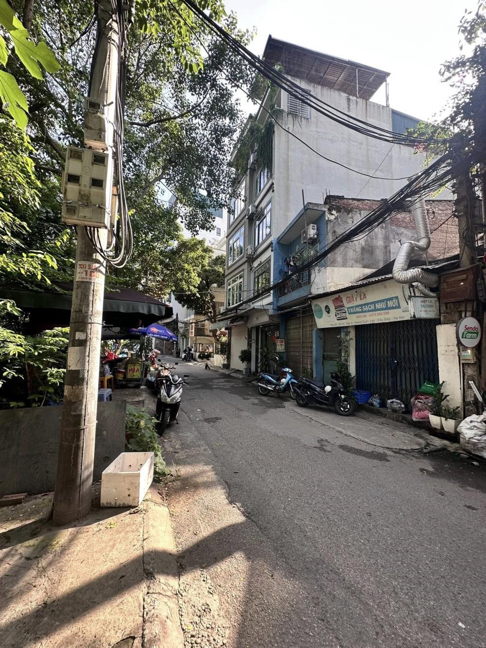 Hoàng Quốc Việt - Đất nền 89m2, Ngõ Thông, Giá 35.5 tỷ