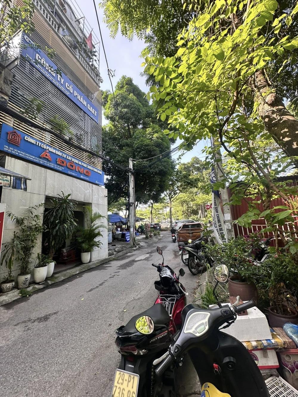 Hoàng Quốc Việt - Đất nền 89m2, Ngõ Thông, Giá 35.5 tỷ