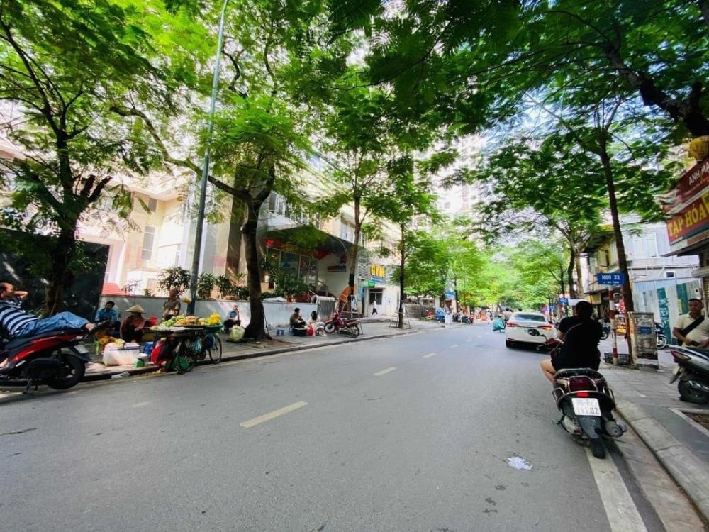 Bán Nhà Phố Lê Văn Thiêm - Vỉa Hè, Ô Tô, Kinh Doanh - 65m2, Giá 23.5 Tỷ