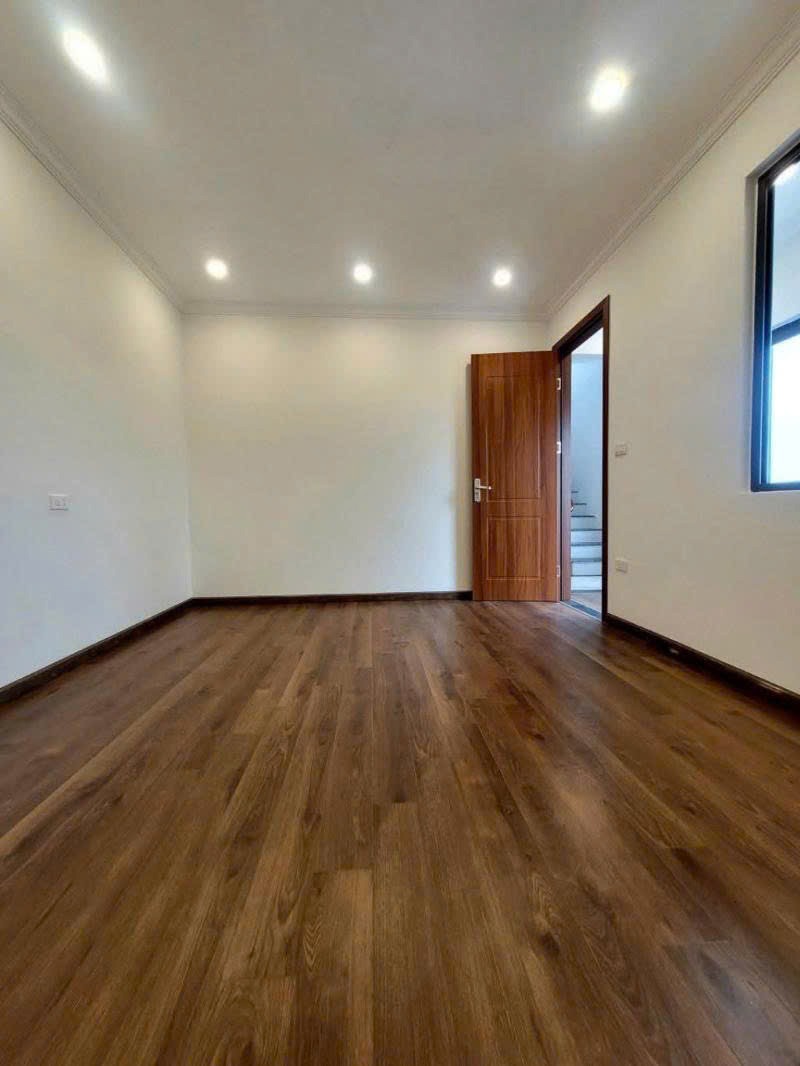 Bán Nhà Ngọc Thuỵ, Long Biên 7 Tầng, Thang Máy, Gara Ô Tô - Vị Trí Đắc Địa