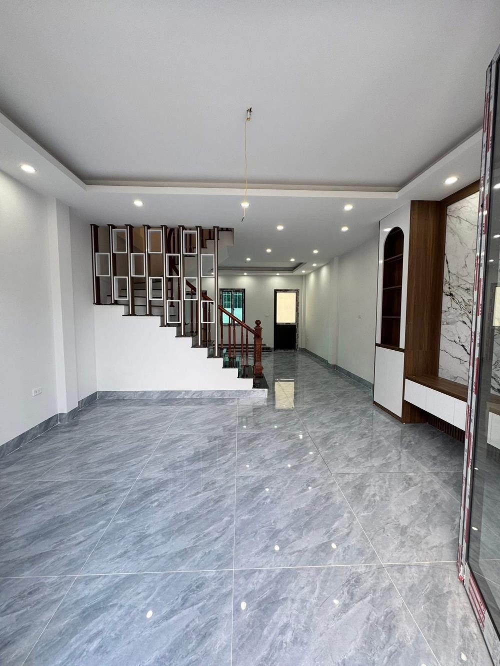 Võng Thị - 52m² - Mặt Tiền 6.8m - 10.9 Tỷ - Ô Tô Đỗ Cửa