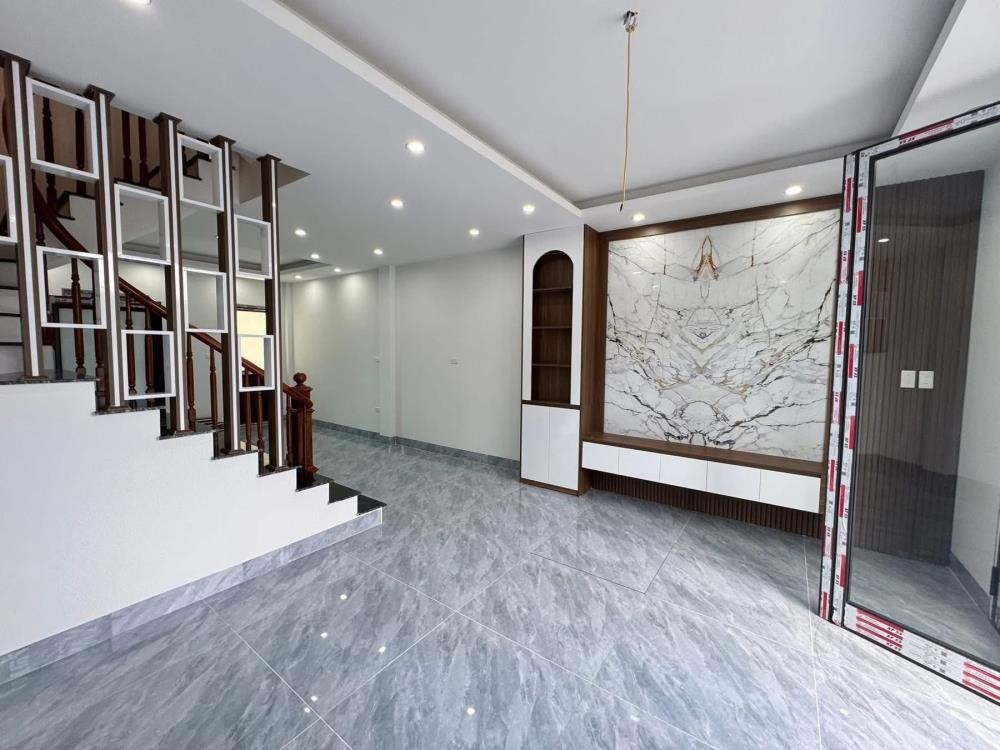 Võng Thị - 52m² - Mặt Tiền 6.8m - 10.9 Tỷ - Ô Tô Đỗ Cửa