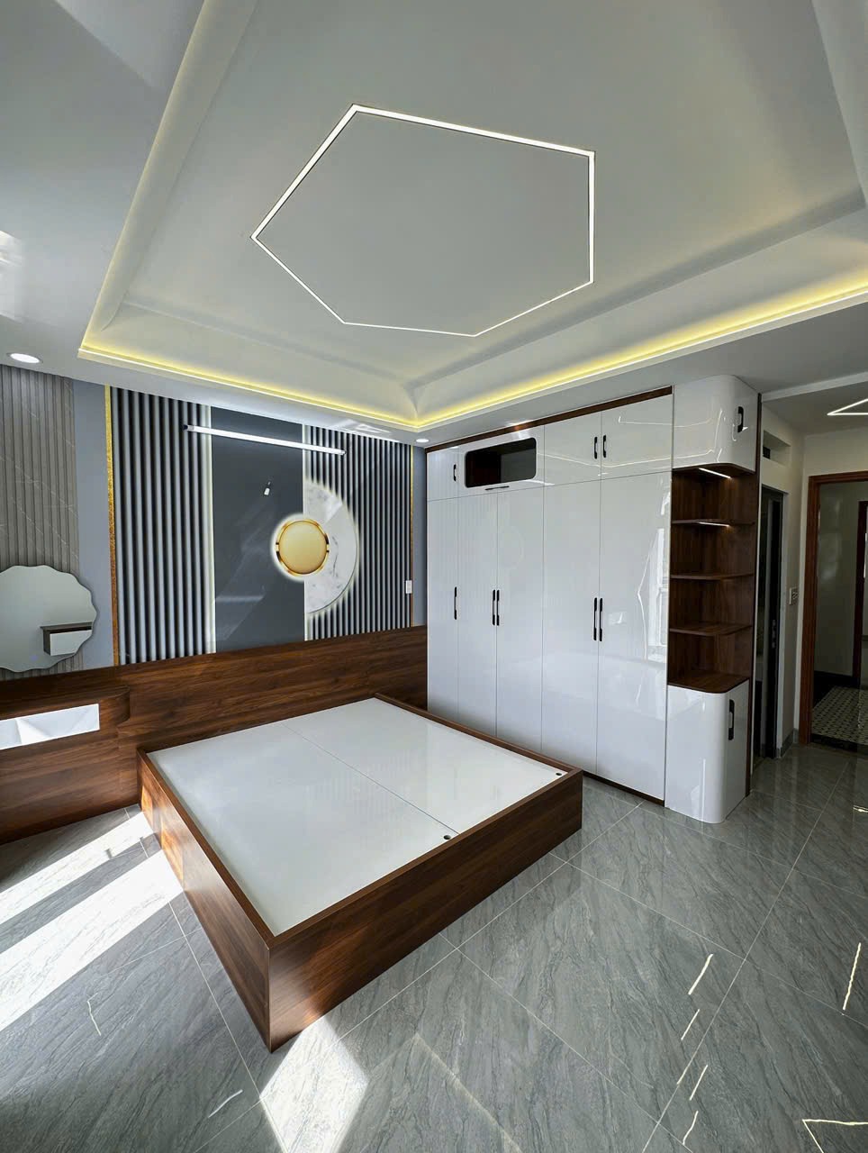 Bán nhà 5 tầng, xây mới 100% - Bình Tân | Vị trí đẹp, đầy đủ tiện nghi