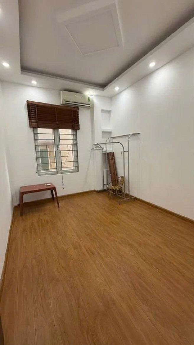 Bán Nhà Phố Bùi Huy Bích Hoàng Mai - 30m2 x 5 Tầng, Mặt Tiền 5m, Kinh Doanh/Văn Phòng