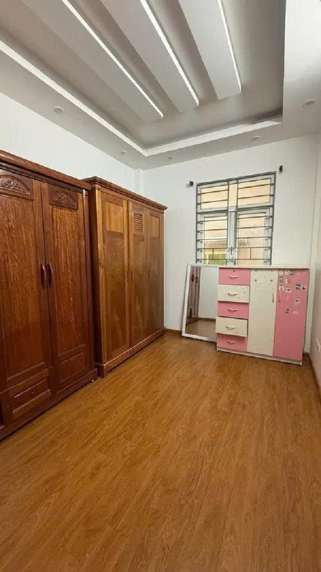 Bán Nhà Phố Bùi Huy Bích Hoàng Mai - 30m2 x 5 Tầng, Mặt Tiền 5m, Kinh Doanh/Văn Phòng