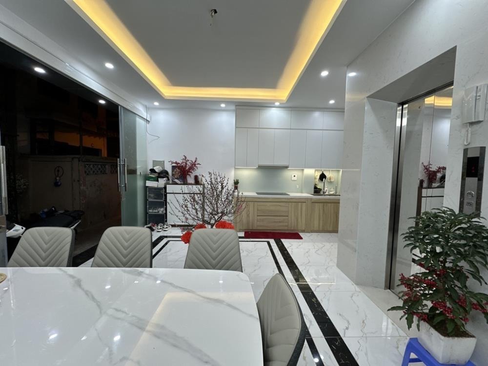💥 Nhà phố 4 Tầng, 4 Ngủ, Trung Tâm Quận Hai Bà Trưng - Giá Hơn 9 Tỷ