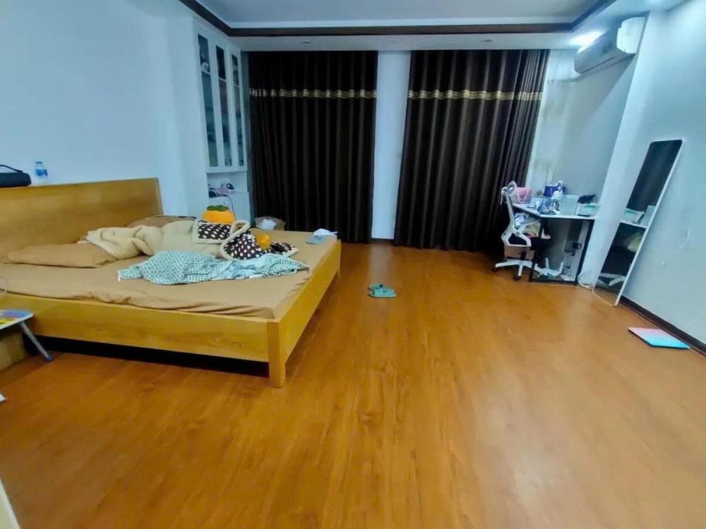 Bán Biệt Thự 6 Tầng, Mặt Tiền 5.3m, Nội Thất Cao Cấp - Nguyễn Chính, Hoàng Mai