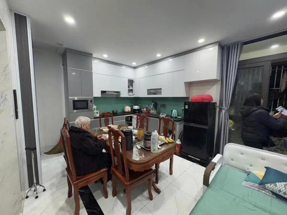 Bán Biệt Thự 6 Tầng, Mặt Tiền 5.3m, Nội Thất Cao Cấp - Nguyễn Chính, Hoàng Mai