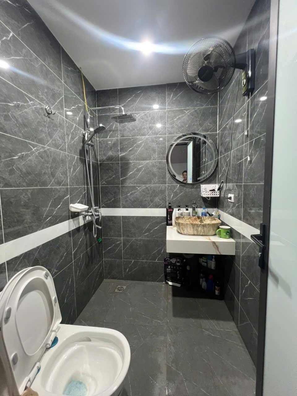 Bán Nhà Tây Hồ 7 Tầng - Vị Trí Đắc Địa - Full Nội Thất - Giá Tốt
