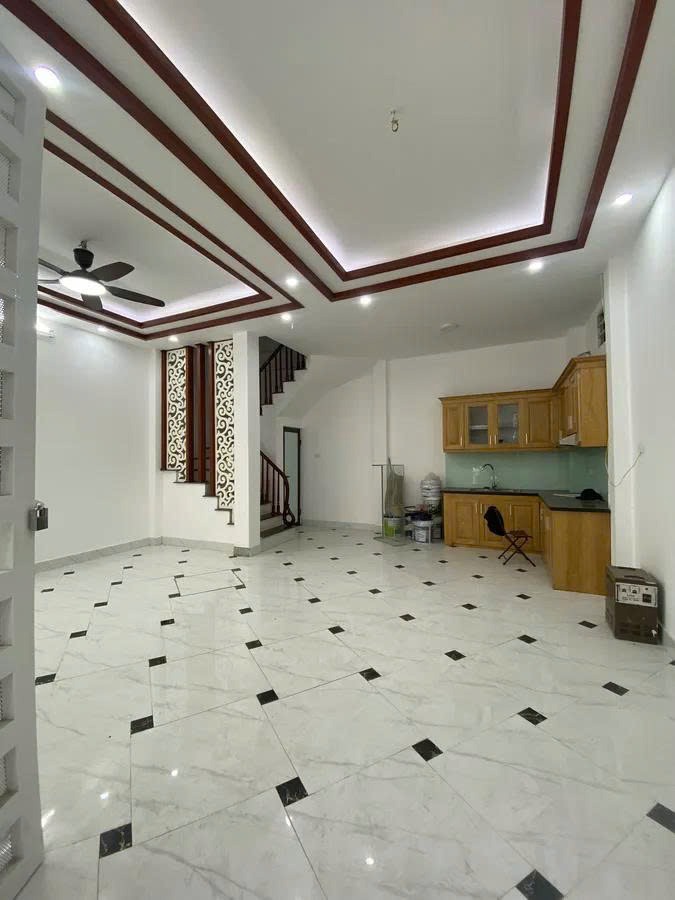 Lô Góc Nguyễn Chính - Tân Mai, 48m2 x 5 Tầng, Mặt Tiền 6.3m, Kinh Doanh Tốt