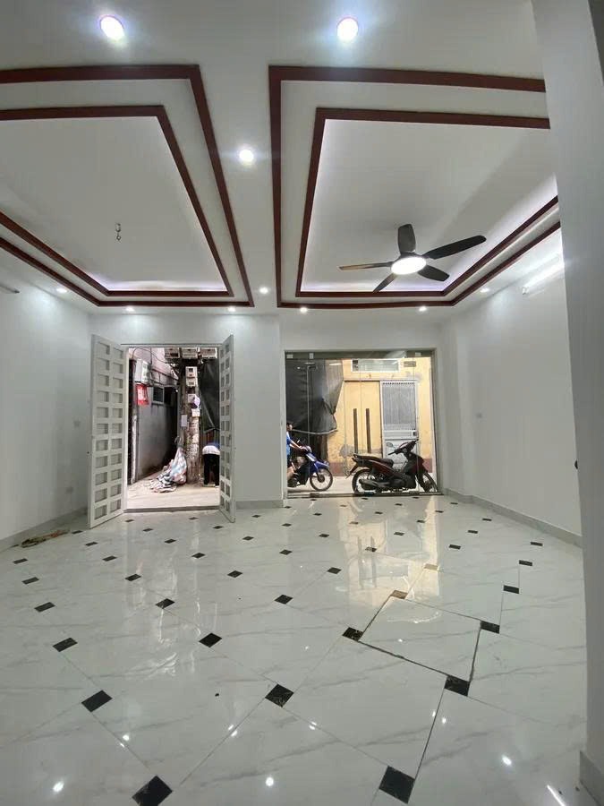 Lô Góc Nguyễn Chính - Tân Mai, 48m2 x 5 Tầng, Mặt Tiền 6.3m, Kinh Doanh Tốt