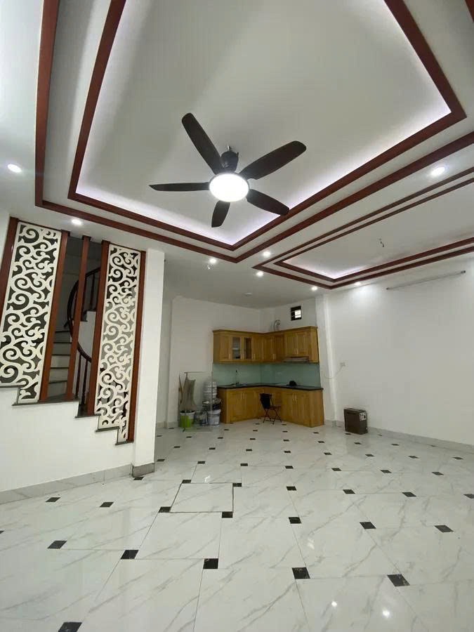 Lô Góc Nguyễn Chính - Tân Mai, 48m2 x 5 Tầng, Mặt Tiền 6.3m, Kinh Doanh Tốt