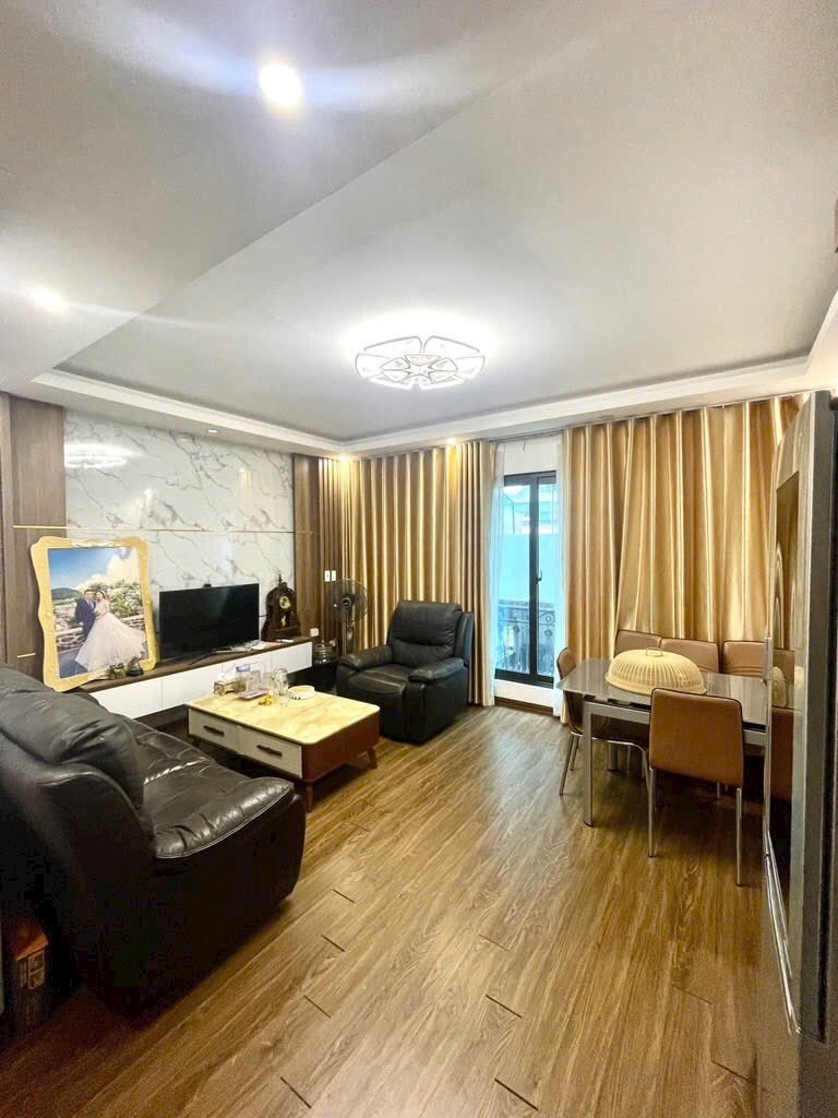 🏠 Bán nhà phố lô góc 6 tầng thang máy, vị trí đắc địa - Giá 11.8 tỷ