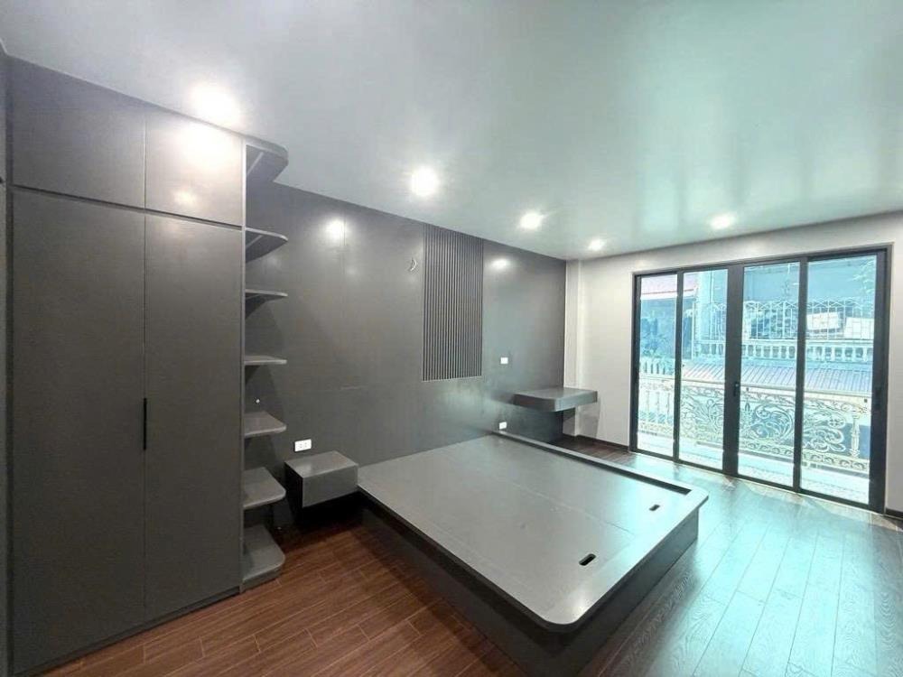 Căn hộ mới xây Cầu Giấy - 7.9 tỷ, 40m2, 6 tầng, thang máy