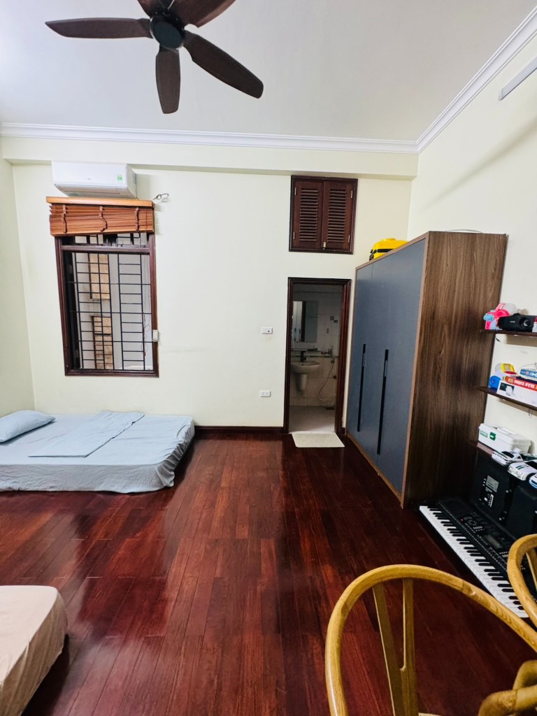Siêu phẩm Vũ Ngọc Phan: Nhà phố 5 tầng, Mặt tiền 5.3m, Ô tô vào nhà