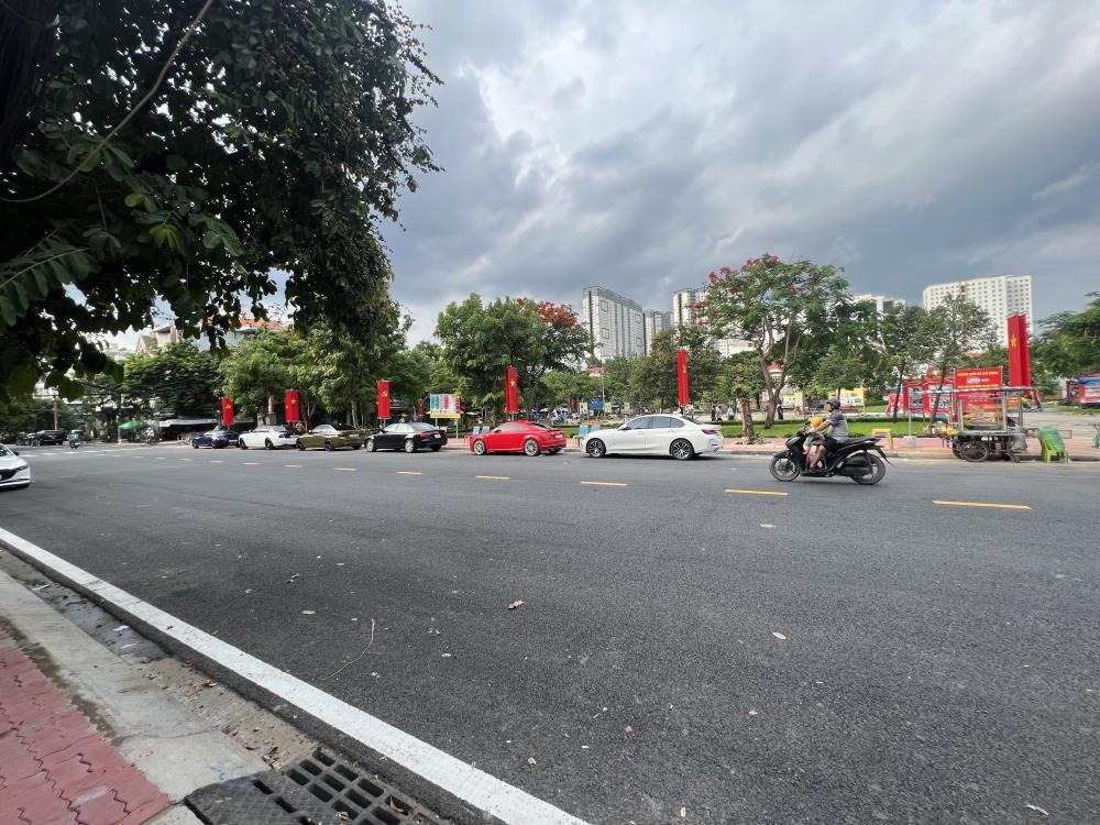 Nhà Mặt Tiền 88 Võ Liêm Sơn, Q8: View Công Viên, Gần AEON, Giá Tốt