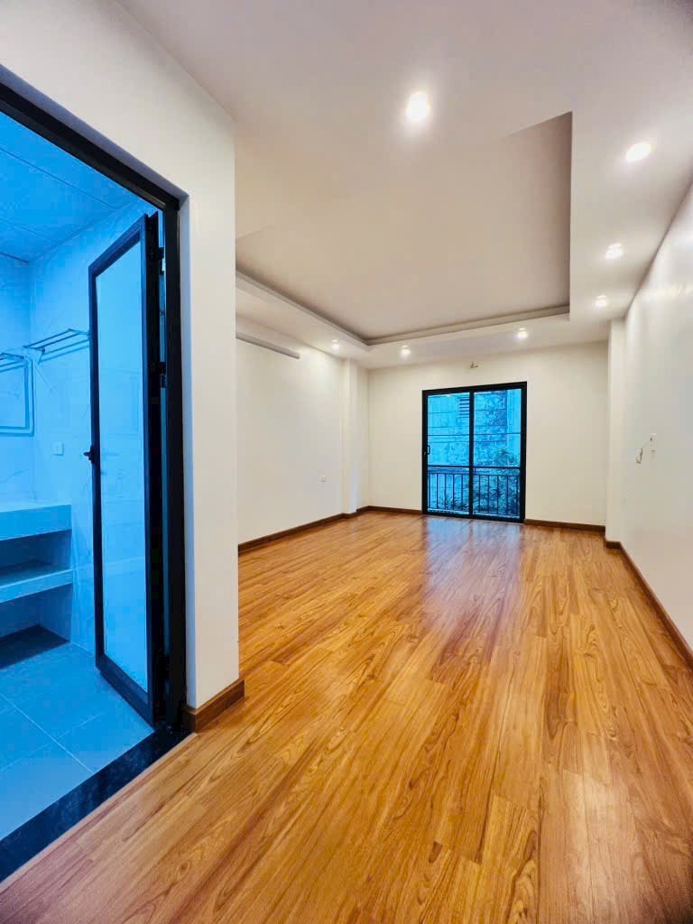Mua Ngay Nhà Tây Hồ 77m², 6 Tầng, Mặt Tiền 4.3m, Thang Máy, Ô Tô Đỗ Cửa