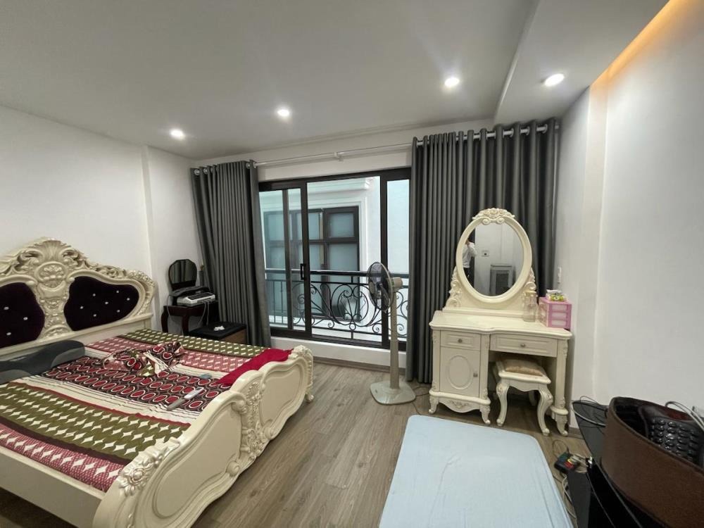 Nhà 7 Tầng, Thang Máy, Xây Mới - Vị Trí Đắc Địa Trường Chinh